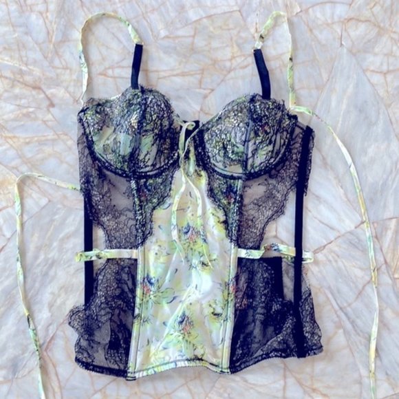 Victoria’s Secret fantasy island Silk corset 34B - Picture 2 of 8
